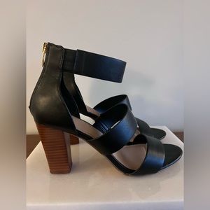 Kelly & Katie Sandal